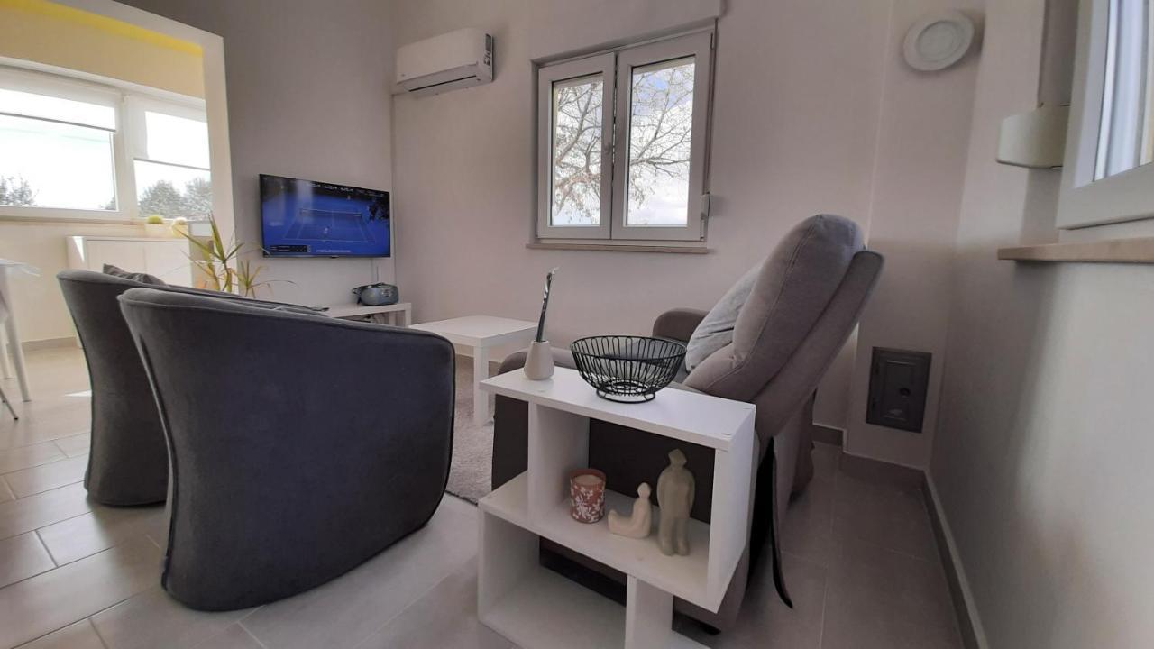 Holiday House Romi Pula Luaran gambar